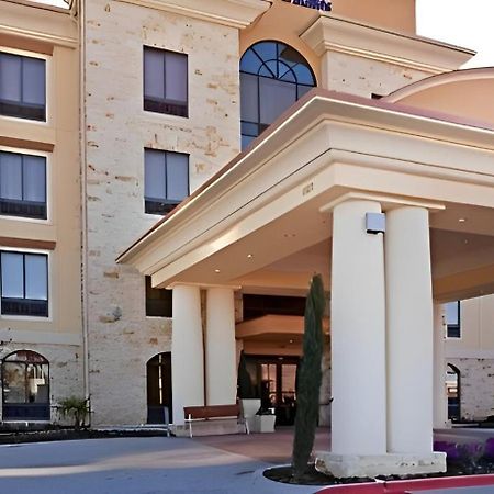 Comfort Inn & Suites Dallas Medical-Market Center Екстер'єр фото