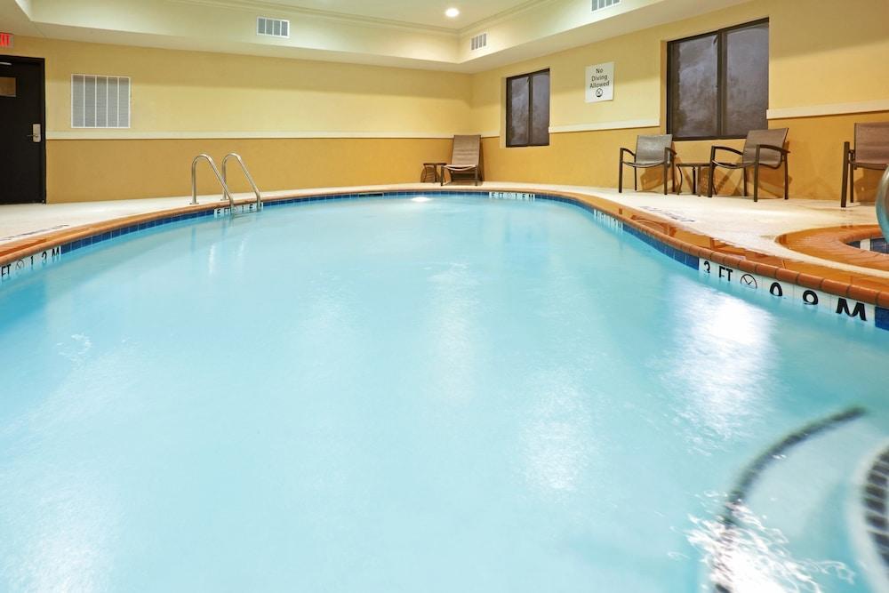 Comfort Inn & Suites Dallas Medical-Market Center Екстер'єр фото