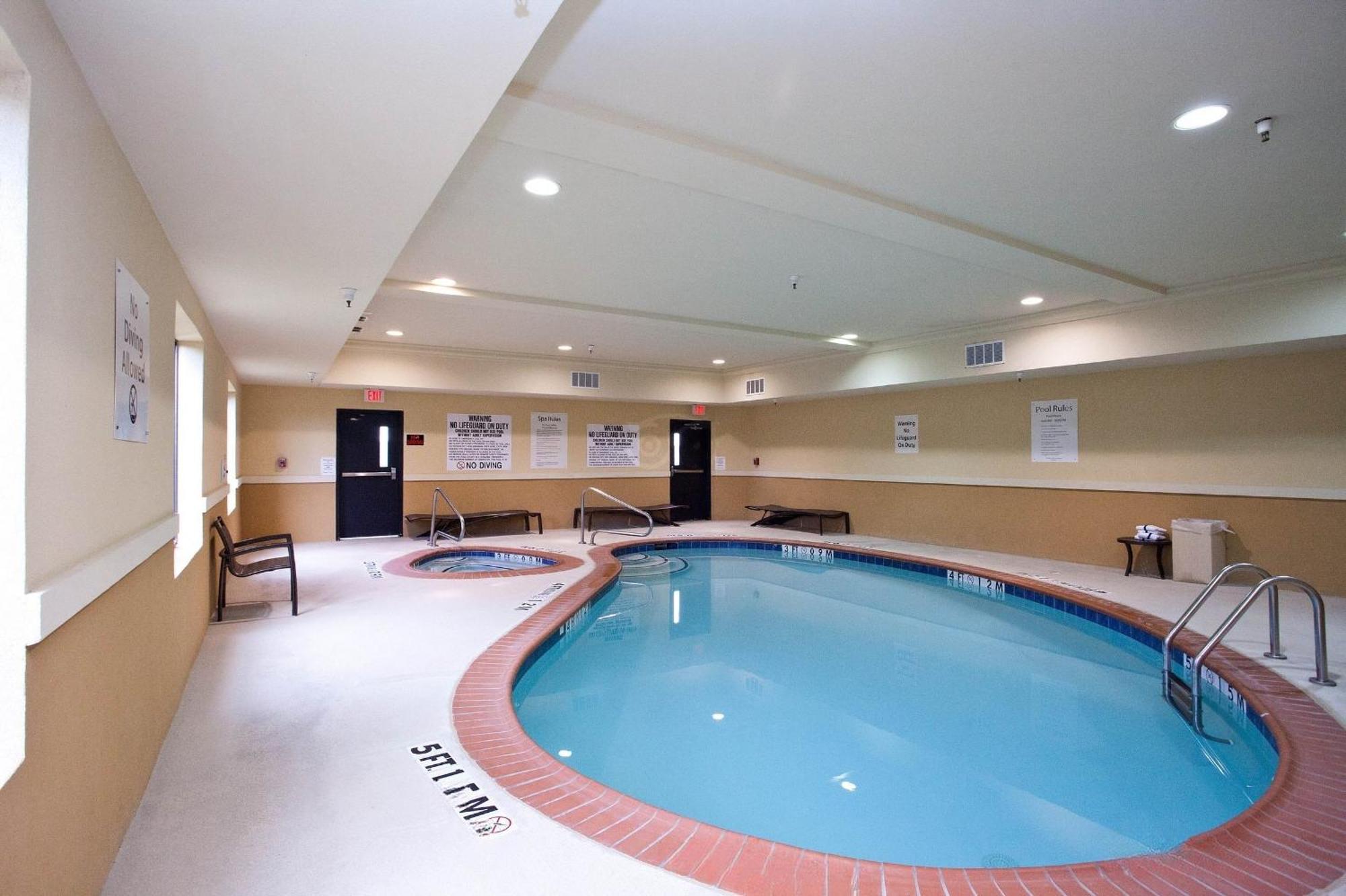 Comfort Inn & Suites Dallas Medical-Market Center Екстер'єр фото