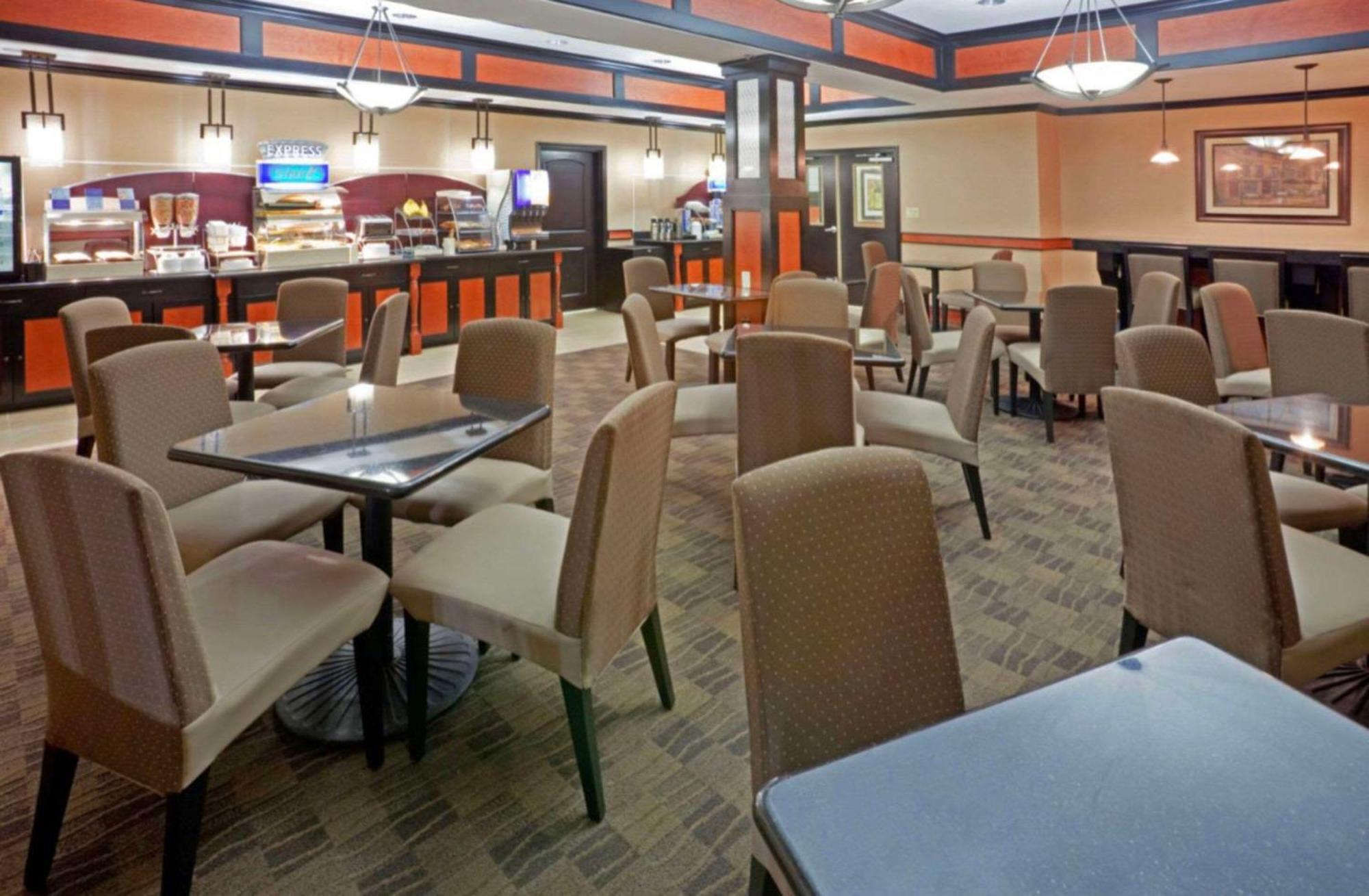 Comfort Inn & Suites Dallas Medical-Market Center Екстер'єр фото