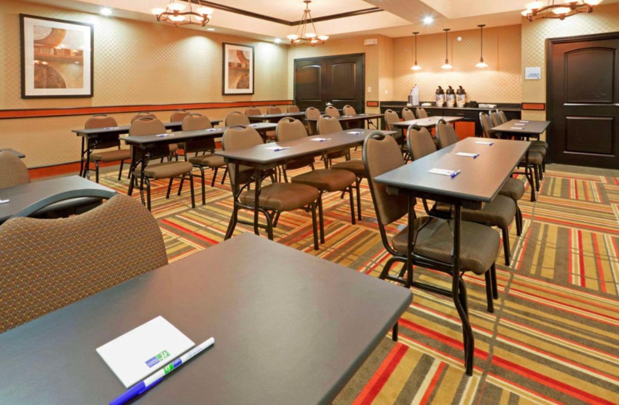 Comfort Inn & Suites Dallas Medical-Market Center Екстер'єр фото