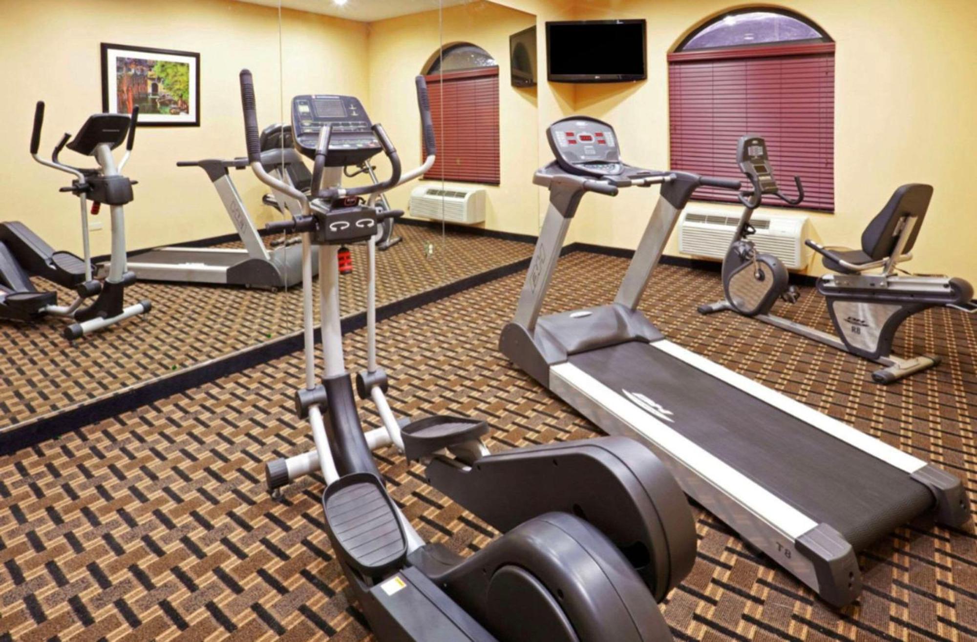 Comfort Inn & Suites Dallas Medical-Market Center Екстер'єр фото