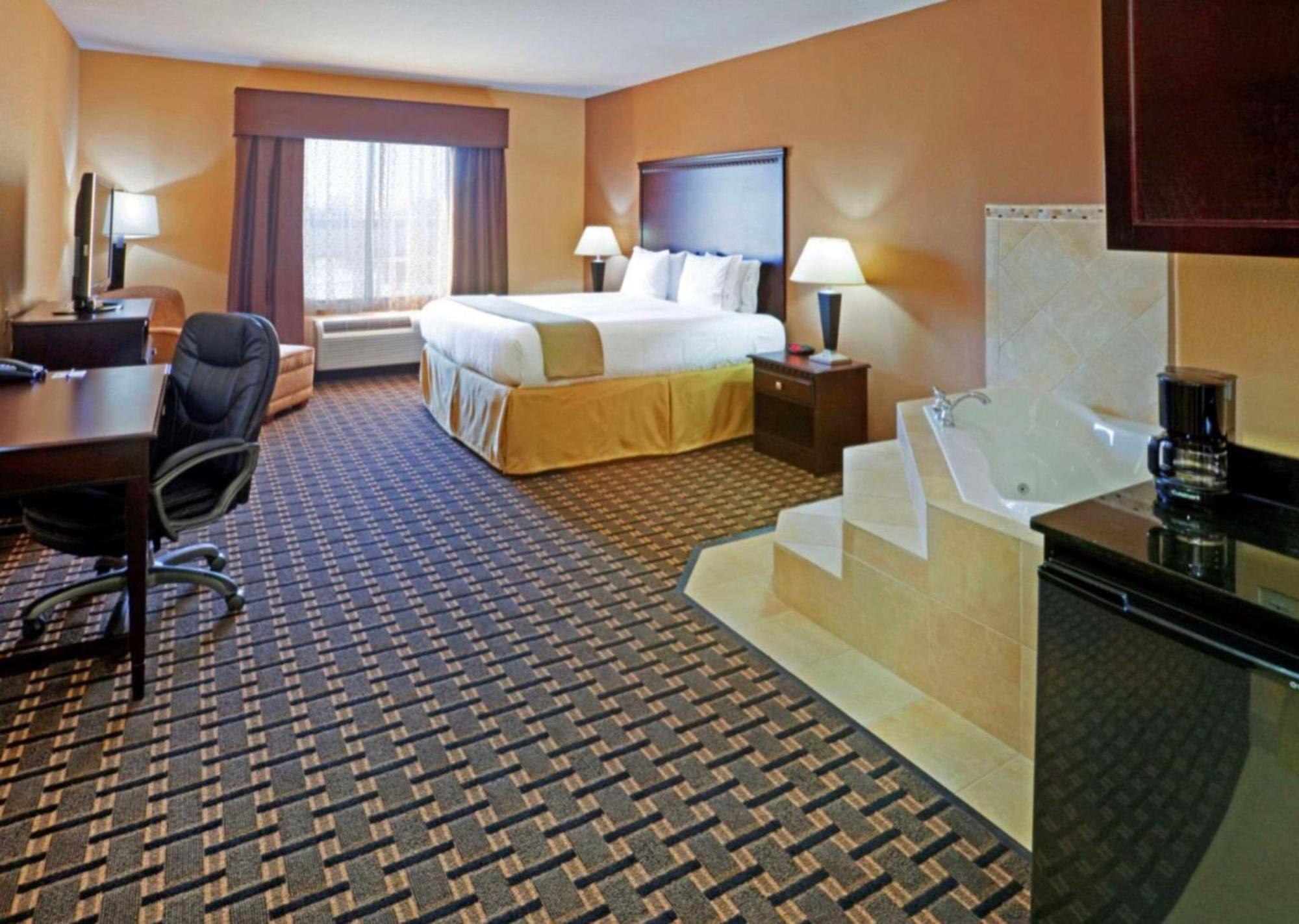 Comfort Inn & Suites Dallas Medical-Market Center Екстер'єр фото